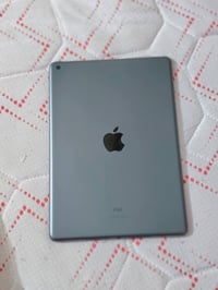 آيباد ٩ • ٦٤ جيجا • شاحن بس