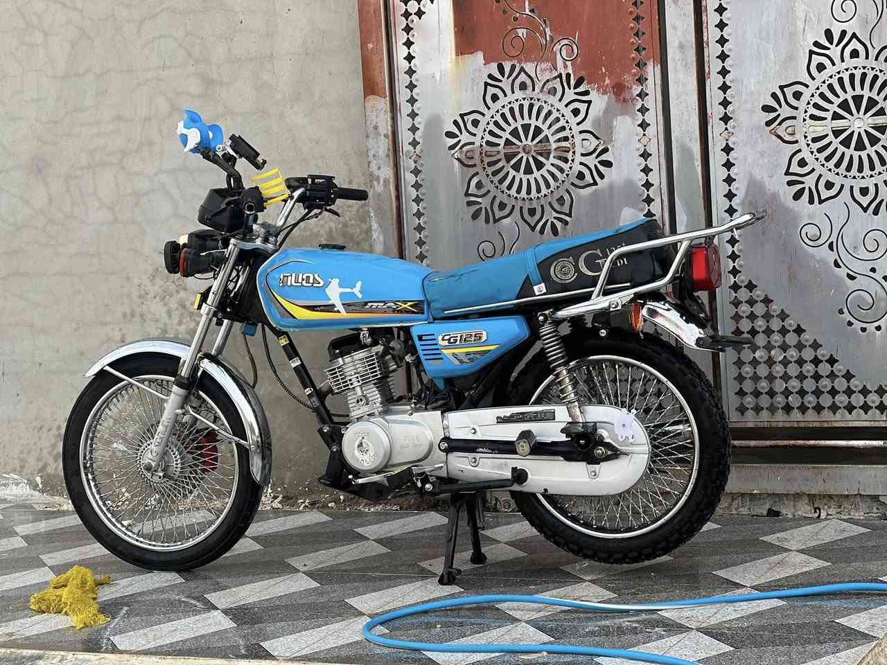 سلام وعليكم للبيع او مراوس دراجه 4 كير موديل 24  ماشيه 4000الدراجه مبدل بيها بس ولفات فقط
كله شغال العنوان تكريت مجمع الجوهره
*********** السعر 650 وبيها مجال
