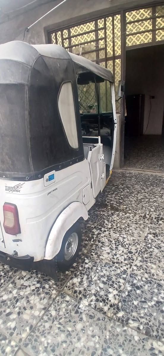 للبيع تكتك 2022شهر 11 مرقمه كامله انكليزي مكان بغداد المعامل العماري هاتف ***********
