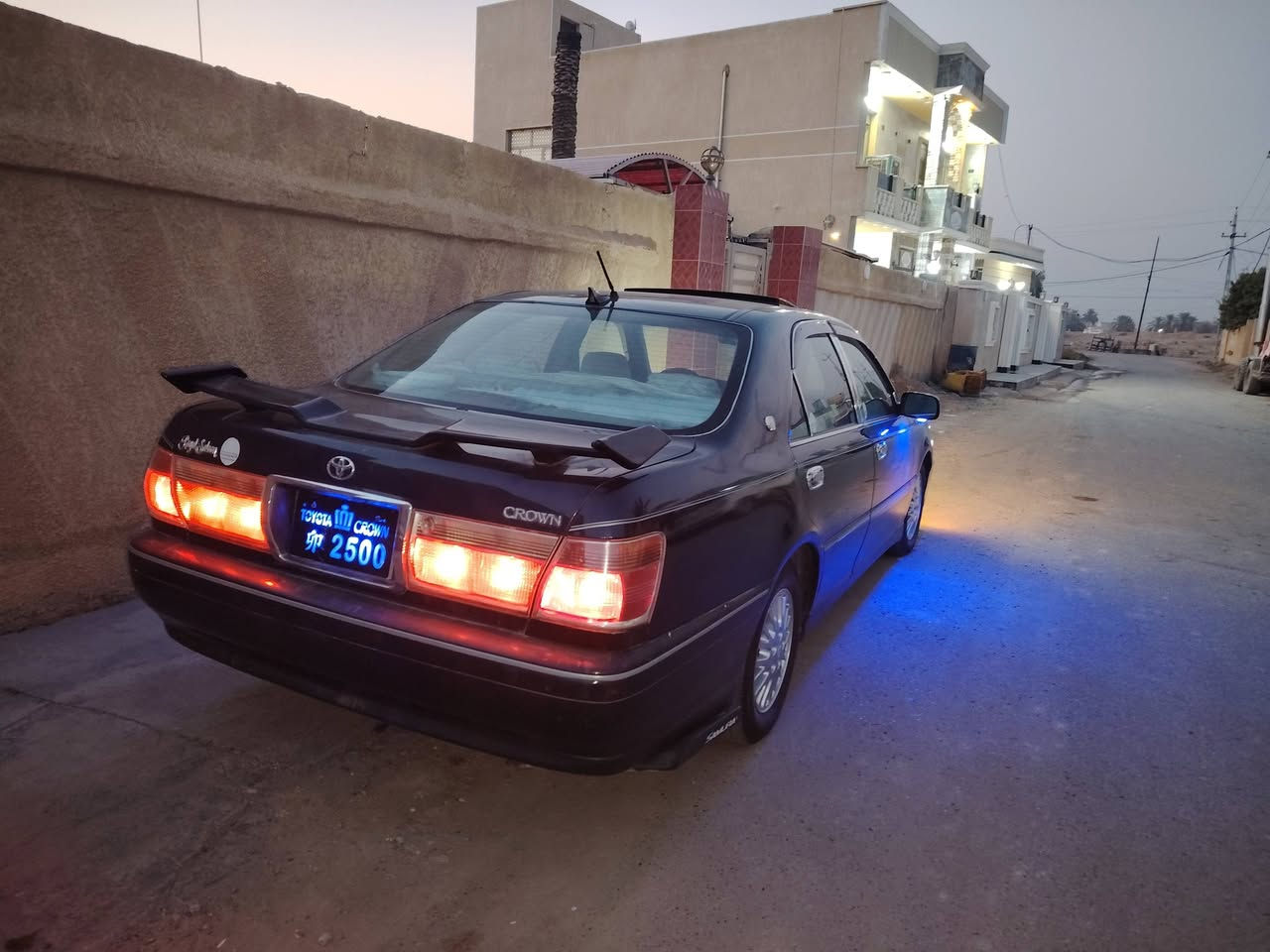 سلام عليكم ملكه ادوات ادوات كص جنطه فقط تحوير النجف شرط مرتب  لون نيلي  السياره  ،دكمه وحده شاصي 175 محرك VVT_i300فيشه وبطل اصل  موديل 2002  اربعه كشنات كهرباء  شاشه بلاد تدفئه تبريد 🥶كله شغال كهربائياتها كلها شغاله  تايرات زينات ويل حصيره السياره جاهزه ما بيها اي جراد لونها حلو ما بي اي شخط مكانها صلاح الدين الضلوعيه
السعر 35وبيها مجال شي بصيط 
الرقم ***********
