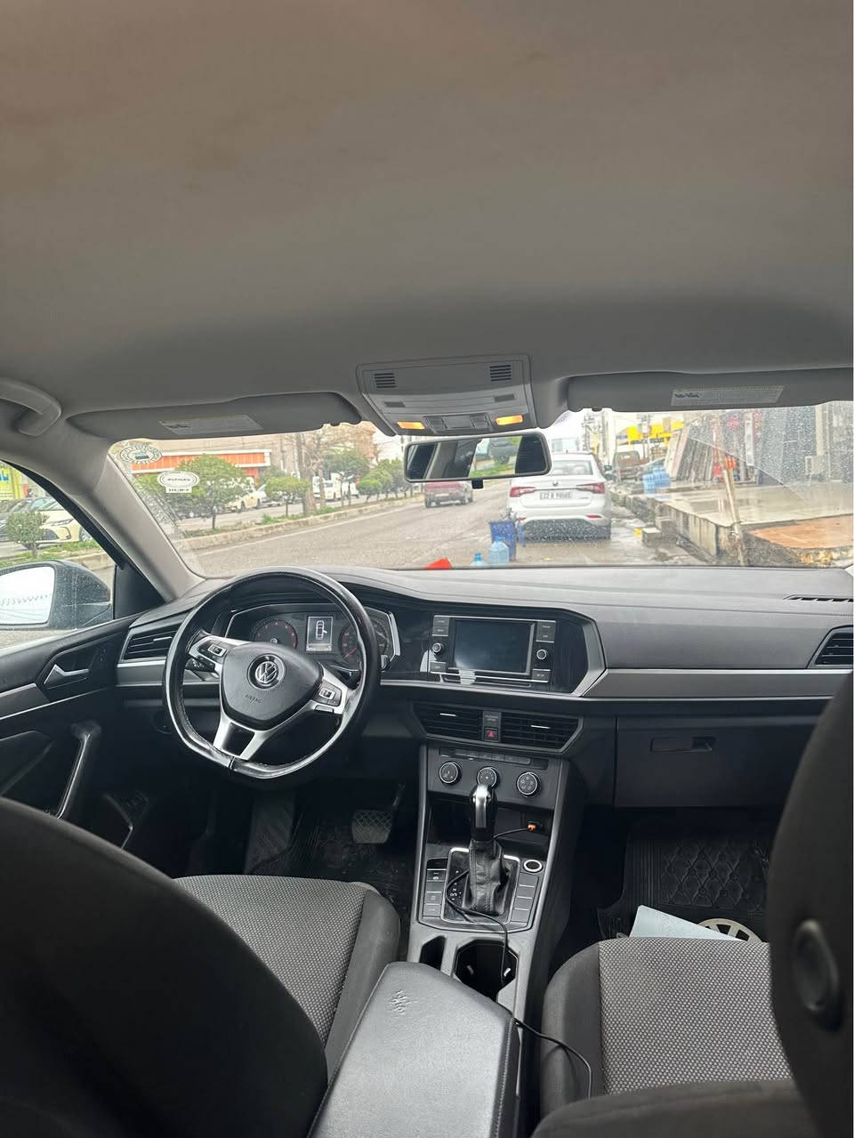 بسمالله 
ڤولكس واگن جيتا ٢٠١٩s
 ٣پا رجه و نيو بشتي دو پا رچه ش ته بديل شه ريكه نا وسندوقي كه مه ك هه يتي پيشي به شه رت يربا گي نه ته قيوه بيلاديه را ديته و به وابه به شه رت سه ياره كه بئ مه سره فه ١٠٨ مايل رؤشتيه سعري ١١٩ مه جاله كي كه م تكايه هه موو شتم نوسيه 
*********** 
گؤرينه وه ش ده كه م به شتيك به دلم بيت أربيل, العراق
