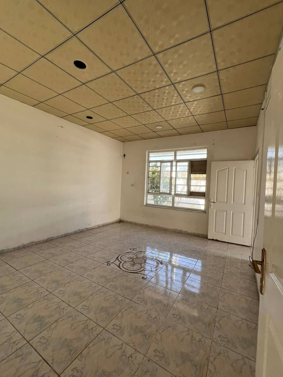 بيت للبيع مجمع اشتي ١ 
٢٥٠متر 
٢غرفتين نوم 
صاله استقبال مطبخ 
سعر جدا مناسب في رابط قناة تلكرام
https://t.me/ahmadmuftah199 👈

للاستفسار عبرة الارقام 
***********
***********
