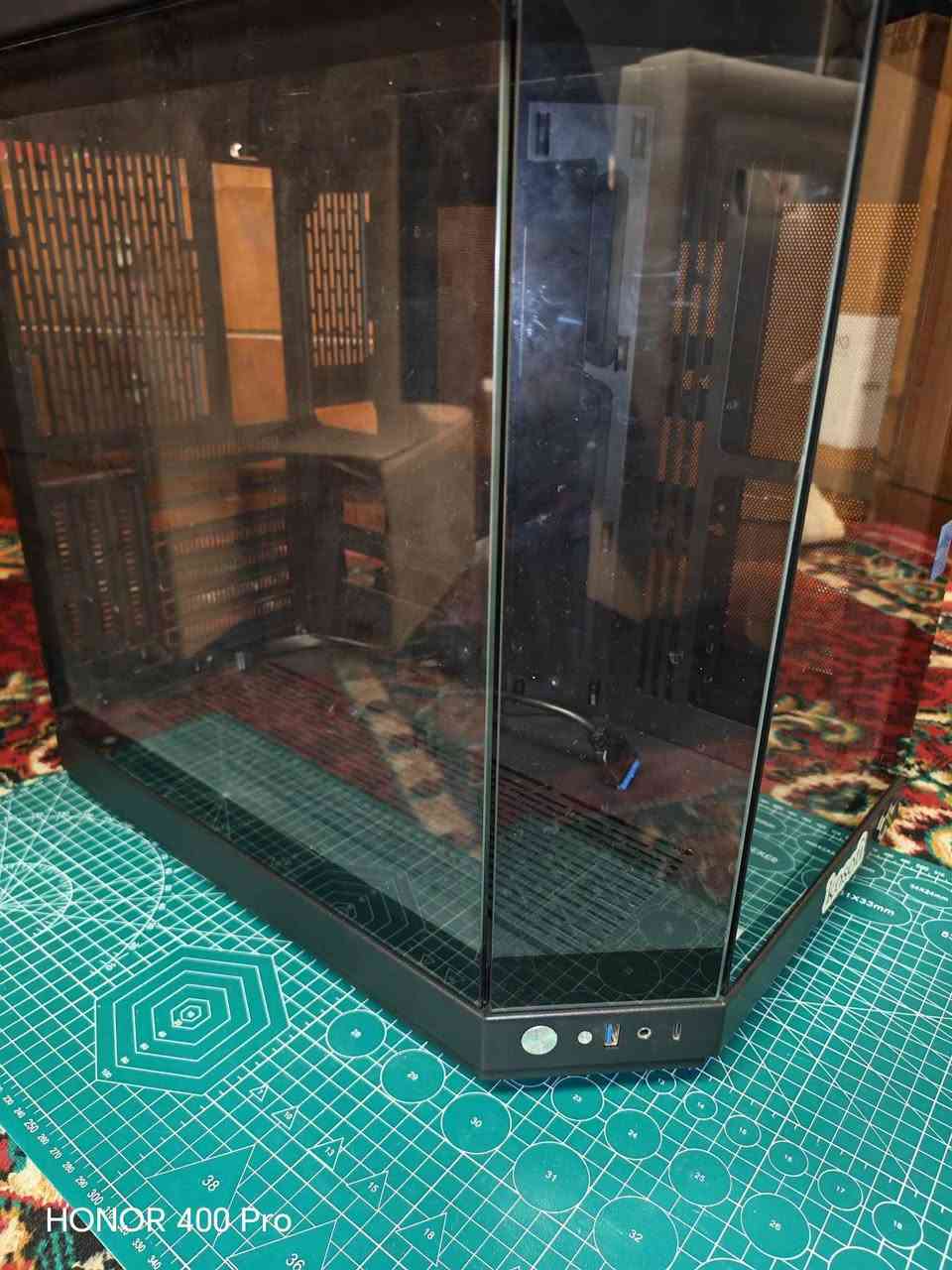 كيس E-ATX مستعمل كامل مع مراوحه عدد 5 RGB جبير ياخذ كل الكارتات والمدزربوردات
السعر 110 لف وبي مجال
مكاني بغداد العامريه
*********** بغداد, العراق
