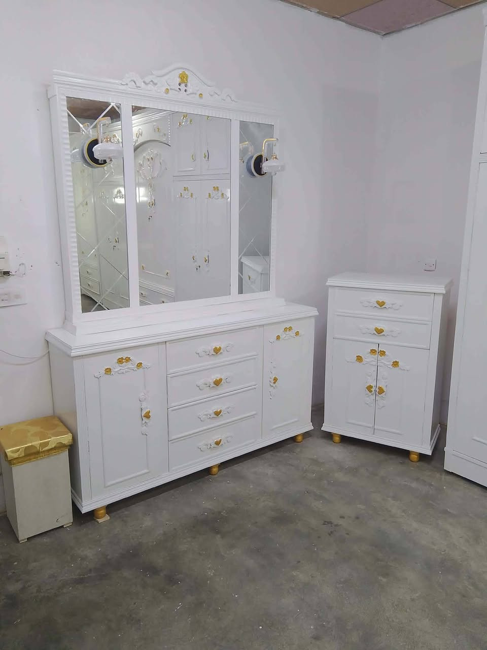 ✌السلام وعليكم 🙋
مثل ما🔨🔨🔨 عودناكم 🔨🔨🙋
يوميآ في 🔨🔨معمل نجارة الطارق الجليل 🔨🔨✌ل نجاره قرف الاخشاب،،🚪و الابواب ،🚪، الطلب، ،🚪 وفصال بوفيات ب جميع الانواع🚪🚪🔨✌  ب احدث الموديلات 🚪🔨🔨حسب🚪 🔨و يوجد كـادر متمرس للنجاره كافه الانواع من الاخشاب العام 🔨🔨😍😍😍و يوجد خدمه توصيل الئ البيت 🚐🚐🚐زورنا تجدون مايسركم انشالله 🚐
موقعنا الشرقاط
قرب الحدادين 🔨🔨🔨✌
بأداره.. محمود واخوانه 
***********
— مع ‏محمود الطارق‏.
