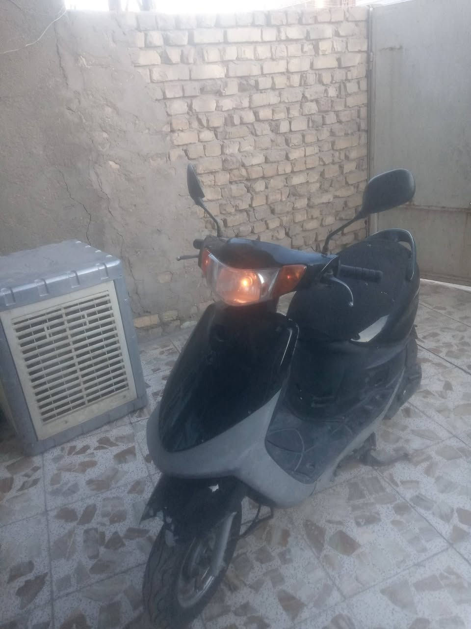 سلام عليكم دراجه اللبيع سرعه 120 مابيهه نقص سلف هندر كيج اشاير عالي ناص مناقصهه كلشي  سعر 350 المكان الشعب ***********
