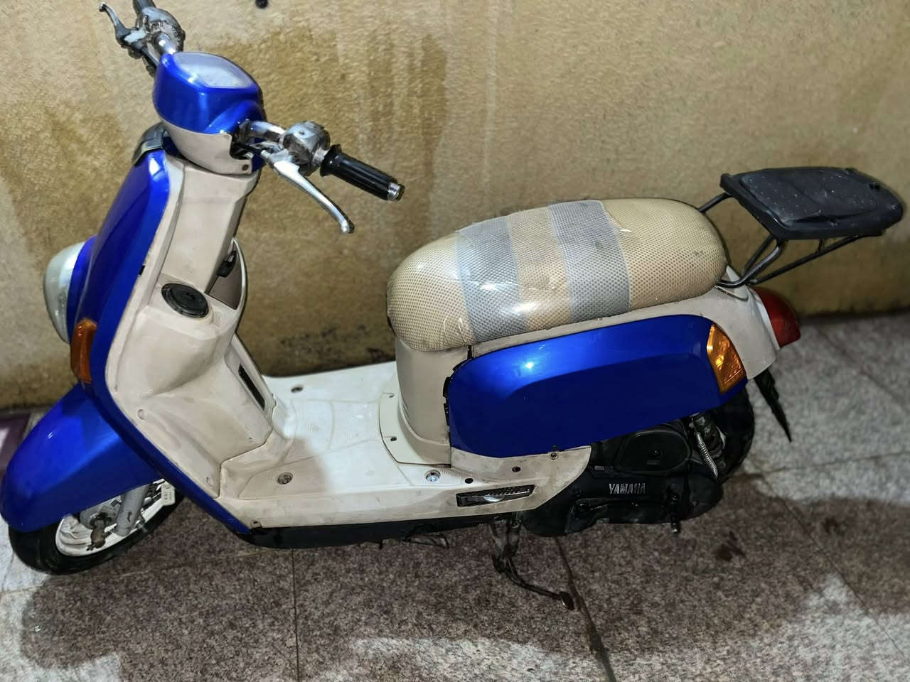 سلام عليكم دراجة بوليس للبيع كابريتر دراجة نضيفة نكر سلف وهندر  شغاله ما ناقها شي فقط اكو صوت بالروله السعر 550 وبيها مجال مكاني الحر الصغير رقم ***********
