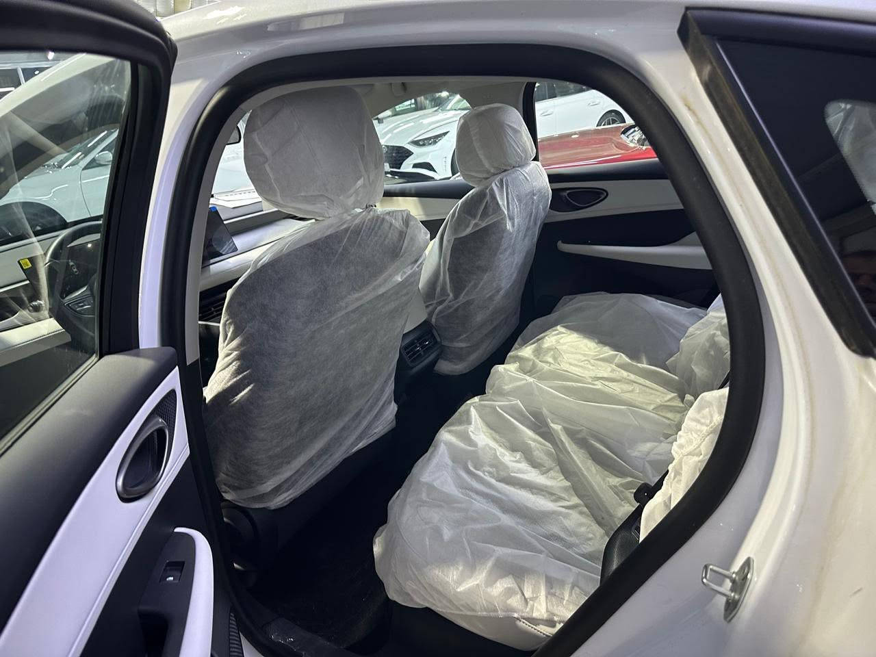 سلام عليكم
Byd سيل 5 زيرووو 2025

السياره كل غراضها كامله بدون اي نقص شاحنه و منفتخ و مثلث و كارت 
رقم بغداد
السياره باسمي تحويل ثاني يوم 
مكاني بغداد حي الجامعه
***********
