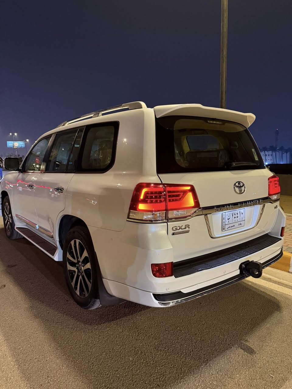 للبيع لاندكروز 2019 
ساز باب اول فول مواصفات  
بدون حادث فقط تكحيل بين الباب والجاملغ الخلفي 
ماشيه 124 
السعر 51 
مكانها السيديه 
***********
