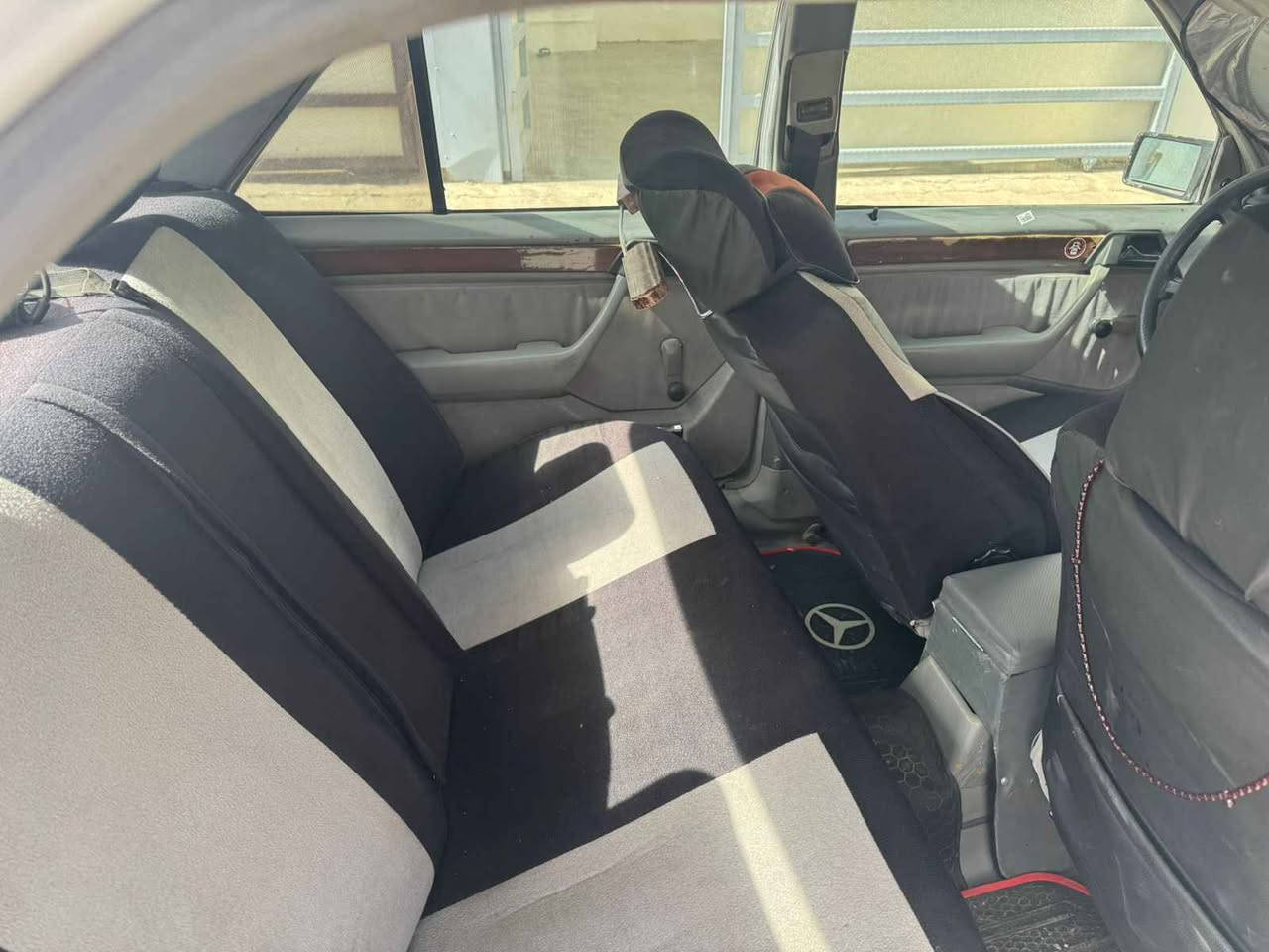 للبيع مارسدس دب  موديل٨٩ محدث  ٩٢ مكينه بطه ٢٥٠٠  سياره بحاله جيده جدا لا ضربه ولا خياس شواصي ابلاد قواعد بلاد سلايت شغال تبريد شغال سنتر لوك شغال كلشي شغال بيها برده خلفيه  شرط التحويل بيع  سعر ٦٨ مكان كركوك *********** كركوك, العراق
