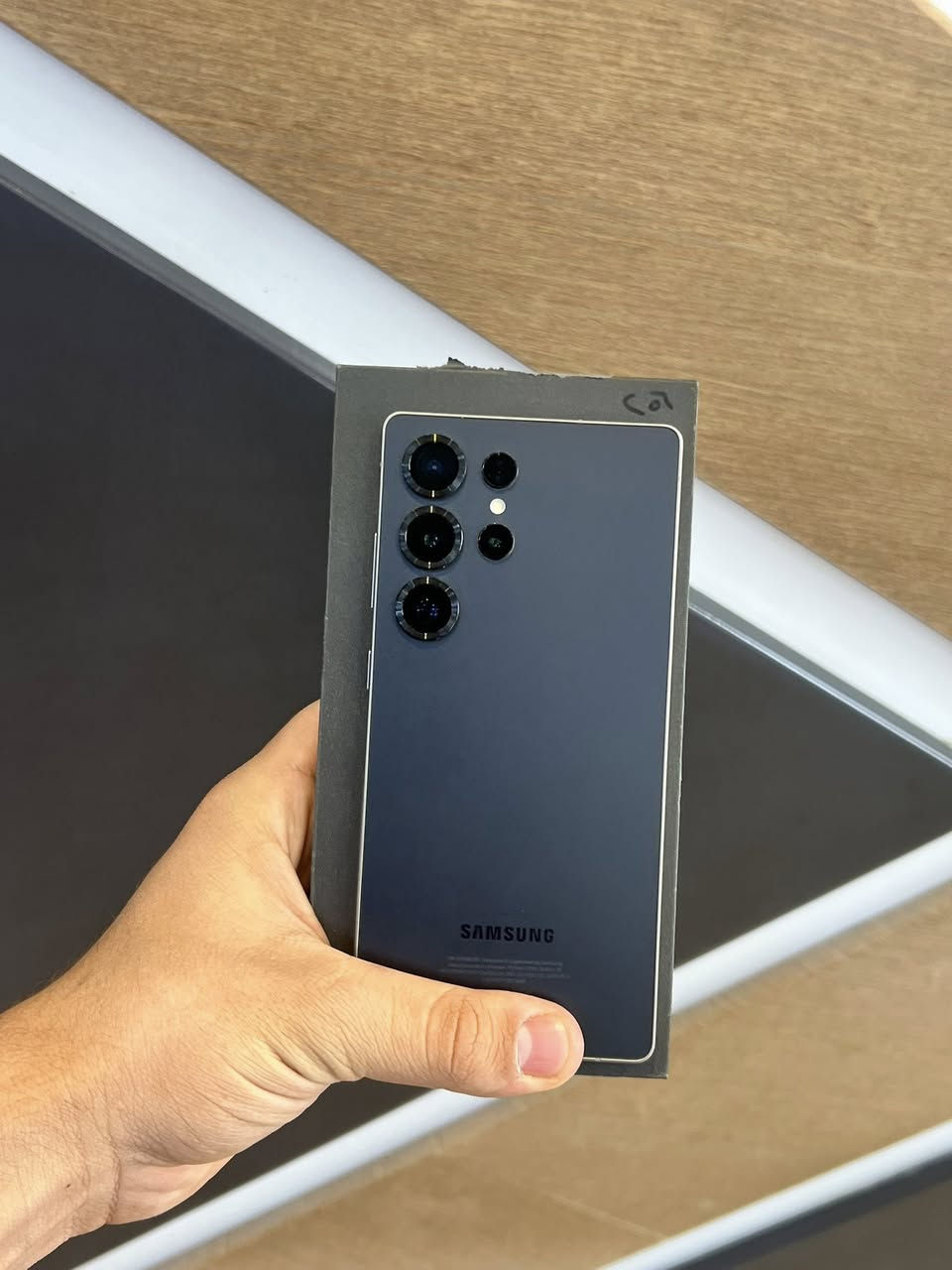 Samsung s25 ultra
256
اللون  المميز 🔘🩶
 السعر 1250 
الجهاز فول نضافه مامفتوح  ضمان  زورونا وشرفونا سامراء حي الضباط الاولى مقابل سوق الضباط الكبير #مركز_زيد_الاتصالات 
#متوفر_توصيل
يوجد توصيل جميع محافضات العراق 
***********
