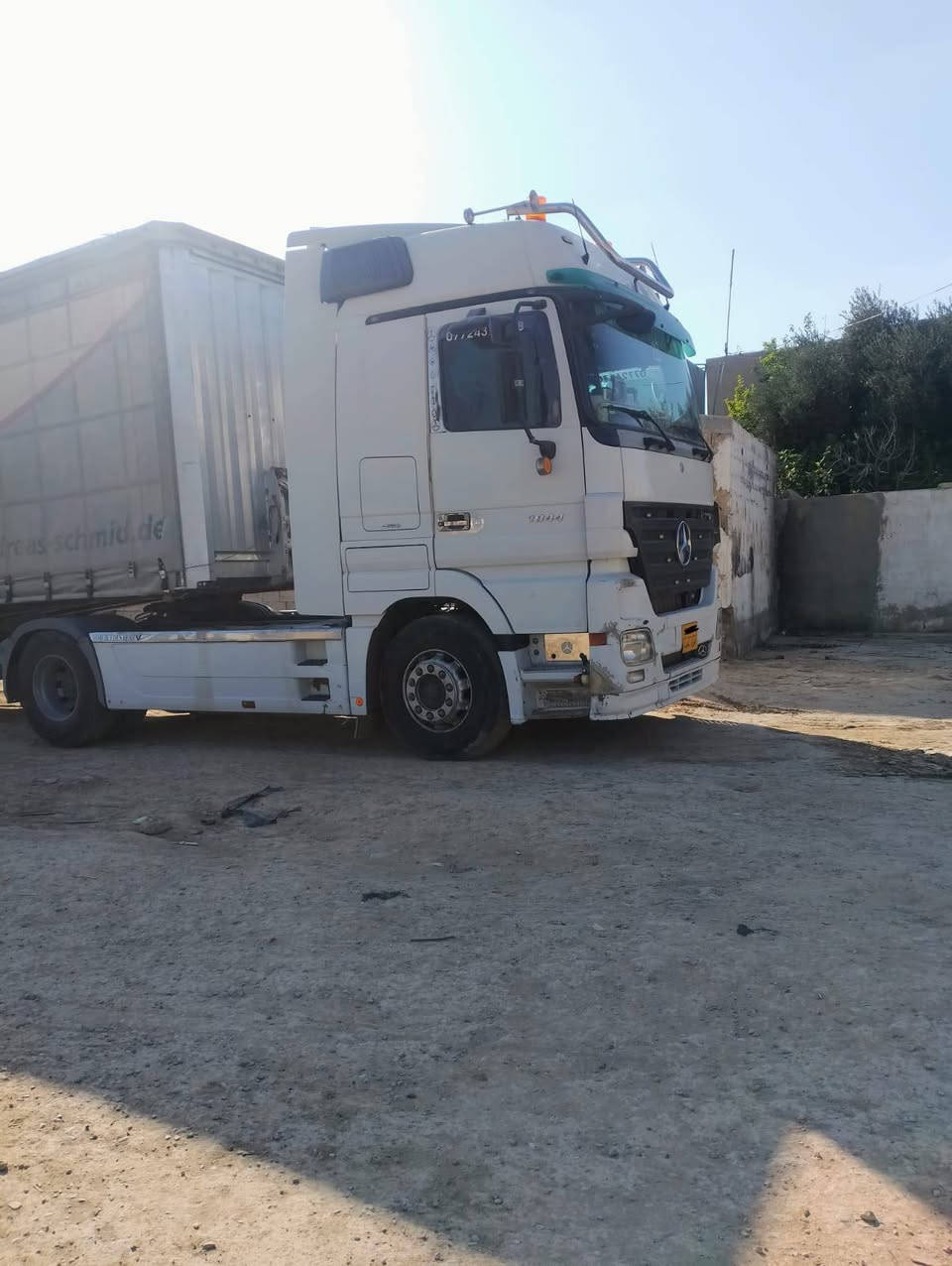 سلام عليكم سياره اكتروس للبيع بس راس موديل 2008مكان ديالى خان بني سعد الاستفسار  الاتصال ***********
