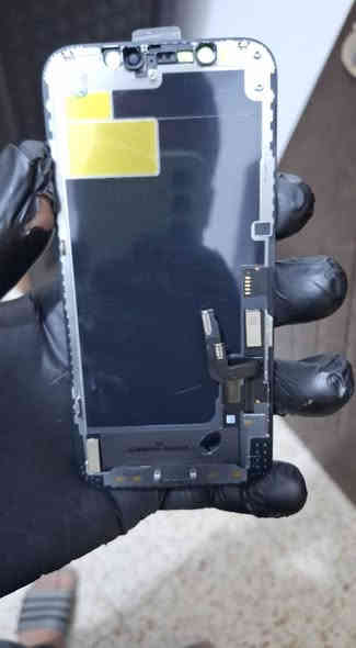 شاشه ايفون ١٢ خلي سعرك وبل عافيه ***********
