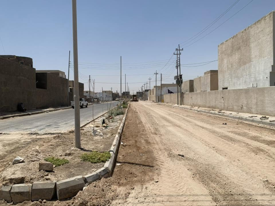 📸 جانب من سير العمل  في الموقع اليوم..

بدعم وتوجيه مستمر من قبل مدير الشركة المحترم…
حيث باشرنا بـ المرحلة الثانية من أعمال تسوية الشوارع تمهيداً للتبليط والإنهاءات النهائية.

يسعدنا إطلاعكم على آخر التحديثات في مجمع بوابة المثنى السكني.

📞 للاستفسار والتواصل: ***********
***********
