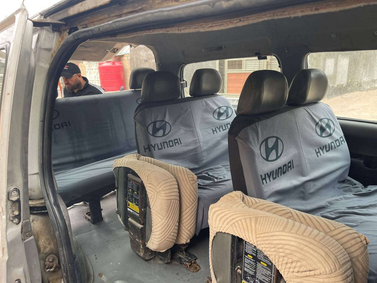 السلام عليكم 
استاركس موديل2007
اوتماتيك سياره حلوه مرتبه خير من الله
الرقم الماني باسمي 
العنوان البصره تنومه 
السعر 60وبيها مجال للشراي 
التواصل ع الرقم ***********
