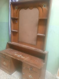 تخت • ميز بلا مرايه • حي السماح