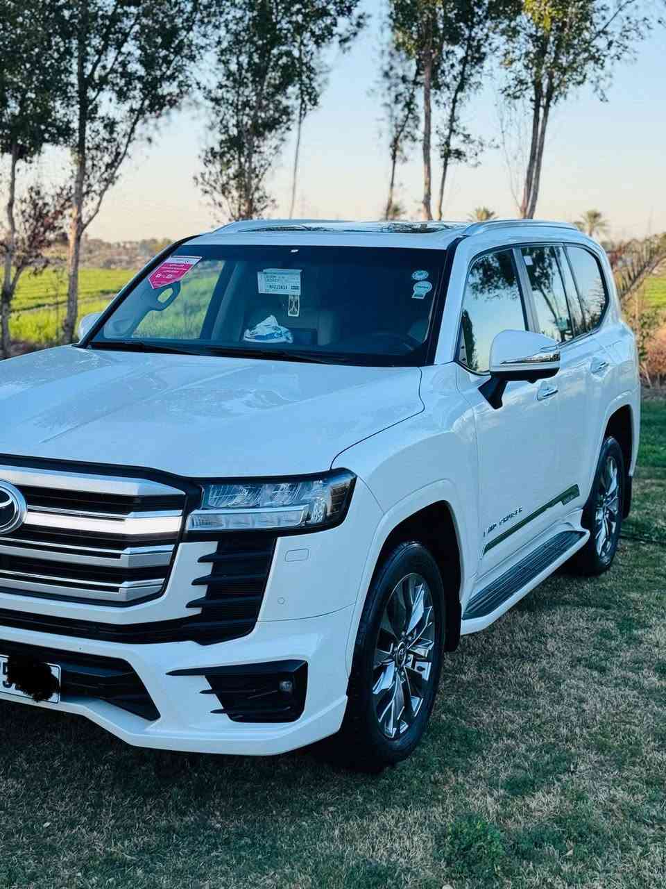 السلام عليكم للبيع لاندكروز موديل 2023 تكمه  وسنويه ساز أم ضمان  رقم  أربيل بسمي تحويل ثاني يوم مكفول كفالة عامه من صبغ وتبديل وفتح وشخوط 
محرك سيارة 3500 توين تيربو 
فول موصفات 1/1
بصمه تشغيل 
بصمه أبواب لمس 
تشغيل عن بعد 
فتحه سلايت
كشنات ثنين كهرباء 
كشنات جلد 
كشنات تدفئه تبريد 
8ايرباك 
زراكات 
مري شفط 
شاشات خلفيه 
مطفايه حريق 
جنطه شفط 
سبعه راكب 
ثلاث قطع تبريد 
محرك 3500 توين تيربو 
حساس امامي 
حساس خلفي
 بصمات ثنين 
سبير منازل 
وباقي موصفات ساز معروفه 
ماشيه30 الف  حقيقي 
سعر (670) 
الاستفسار اتصل على الرقم ***********
مكان بابل حله
