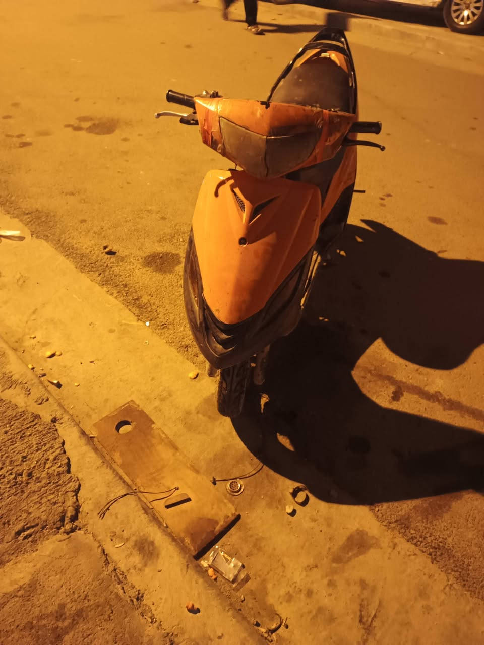 ماكس 140 لون مميز برتقالي شلعه ومعدل فول محرك ناعم ومستقر بس عوزها كعكه صالنصه نكره سلف اشاير شغلات لايت امامي واكف كيج بانزين يُشَتغلً رايدها ب 260 ومجالها بسيط عنواني بغداد حي العامل ***********
