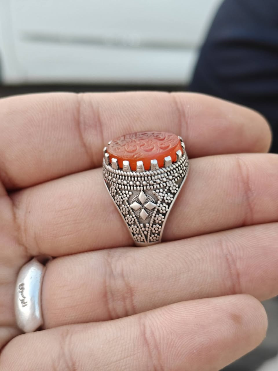 للبيع فقط..
يمانيه قديمه مشروطه مهر


**إذا كنت صاحب هذا الإعلان وتريد حذفه لأي سبب، رجاءا أرسل رسالة إلى الدعم الفني**