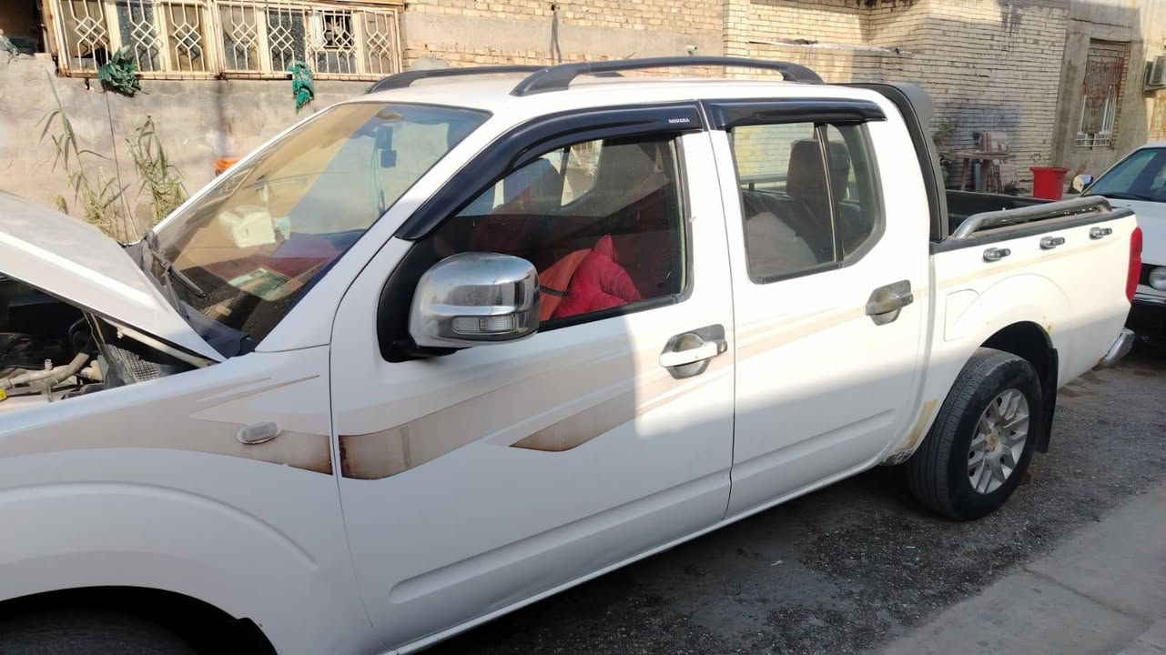 نيفارة 2010 مكفولة من ضربة وصبغ كير محرك VTT3000 تبريدتتفأ شغال بسمي سعر 80 مكاني بغداد ***********
