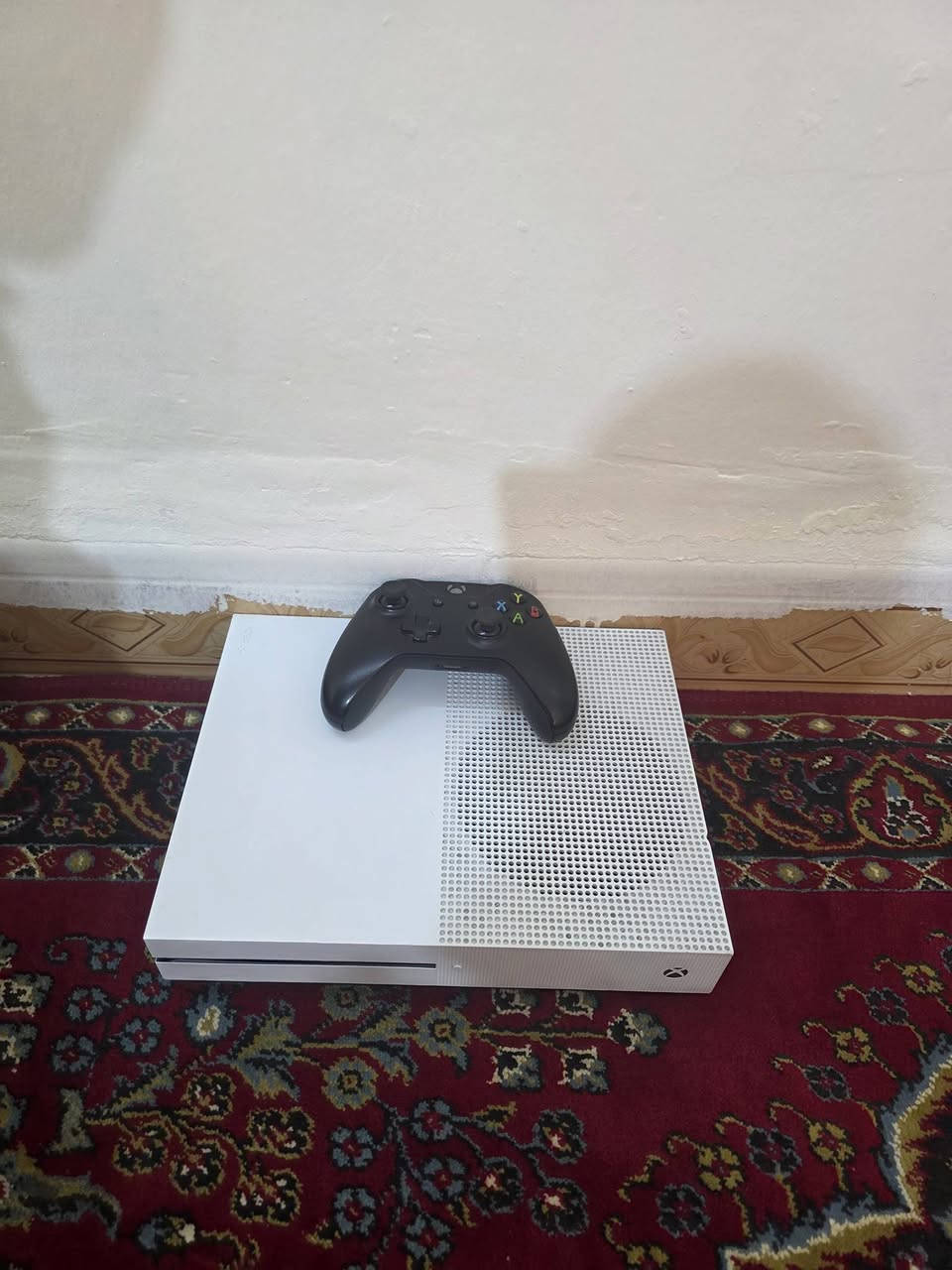 اكس بوكس ون اس ذاكرة واحد تيرا مامفتوح لوك استيكر جهاز حيل حيل نظيف يحتوي على جوستك مامفتوح جهاز راحت بالك السعر 180وبي مجال ***********
