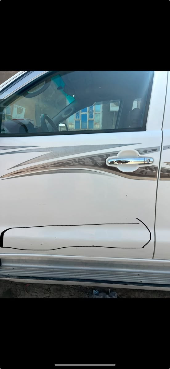 سلام عليكم 
للبيع هايلوكس 2015 مكينه كير كفاله سنويه مجدده ل30  بيها بارد باب السائق وصبغ بتكمة كد شبر سعر 195 بيها مجال ***********
