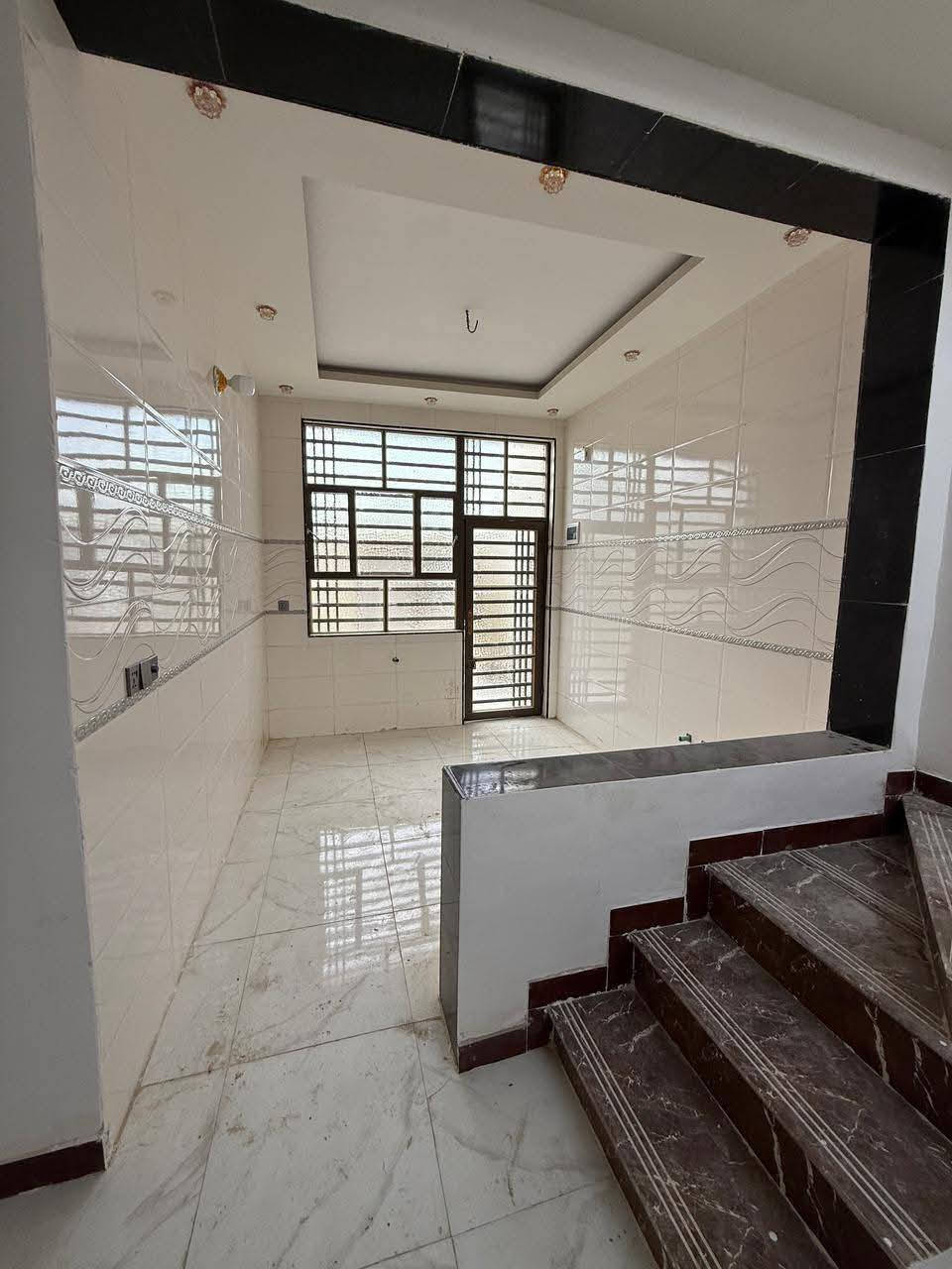 السلام عليكم بيت للايجار 100 متر
ملحق قرية الغدير عمود 310

ما نازل بي اي شخص هسه طلع من المقاول بيت كامل

تواصل
***********
سعر الايجار 250 الف للشهر
