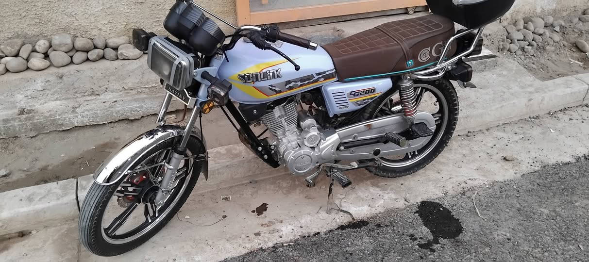 سلام عليكم دراجه ايراني ٥ كير مديل ٢٠٢٤ نضيفه مكان الشعلة السعر ٧٠٠ وبيه مجال وراق كامله وكمرك متفوع ***********
