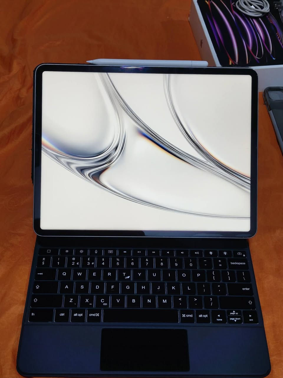 ايباد برو الحجم الكبير الجيل السادس M2
نظافة 101% 
13inch , 256gb 
-اشتريت 
الايباد برو جيل 6 - 1099$
كفر ابل 99$ (  smart folio ) كحلي بحري
قلم  80$ usb
ماجك كيبورد 80$ مغناطيسي 
كفر كاربون فايبر حقيقي بيتاكه 75$ (pitaka)
كفر ماركه esr) 60$)
كفر ماركه wiwe) 25$)
الايباد كامل ملحقات كارتون راس شحن وكيبل 
صارن عليه اكثر من 2 مليون 
ابيع 1 مليون عدل 
وصل الشراء اخر صورة
***********
يوجد توصيل - مجاني 
الي ياخذه يدلل نفسه حرفيا والف عافيه عليه
