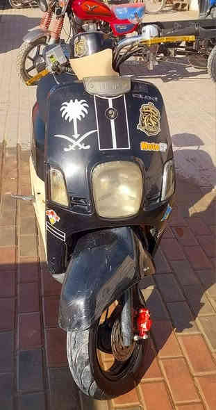 سلام عليكم دراجه للبيع نضيفه كلهه شغاله مفتوحه ابدل بستم ركات ولفات لاستيك ولف عل خاص ممتواجد للاتصال عل رقم***********
