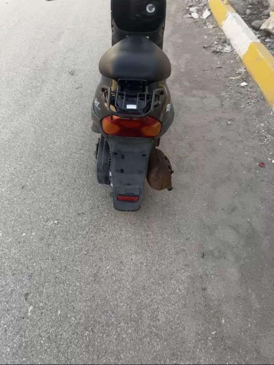 للبيع بيجي ٩ زروف فحل كفاله كهربائياتها مابيه نقص ***********
