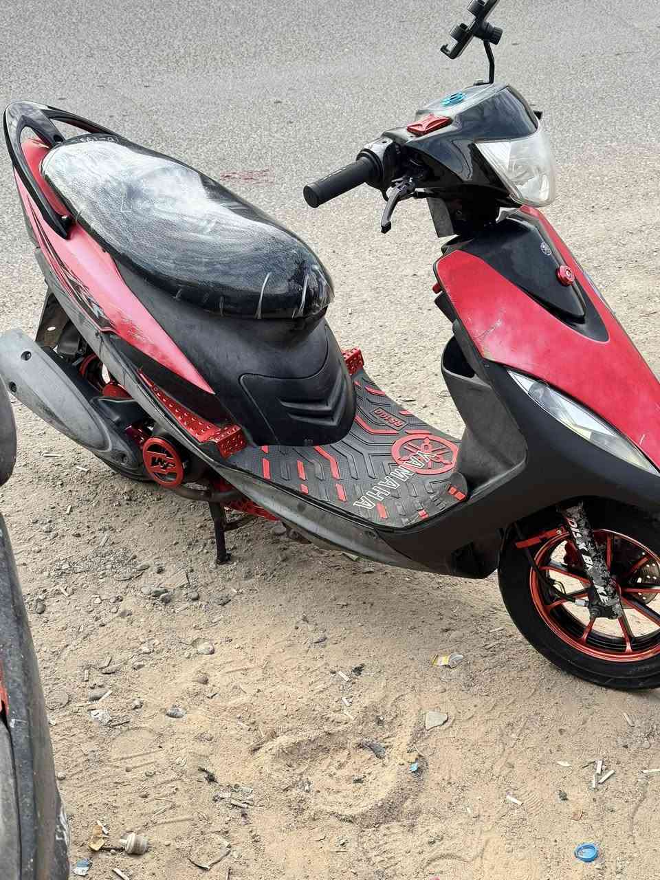 السلام عليكم دراجه ماكس عدله ‏للبيع ما مفتوح الدراجه دراجه نضيفه كلش بلادي مكينه 49مزوده المكان بغداد الجديده السعر 850وبيهه مجال التواصل على الواتساب فقط ***********
