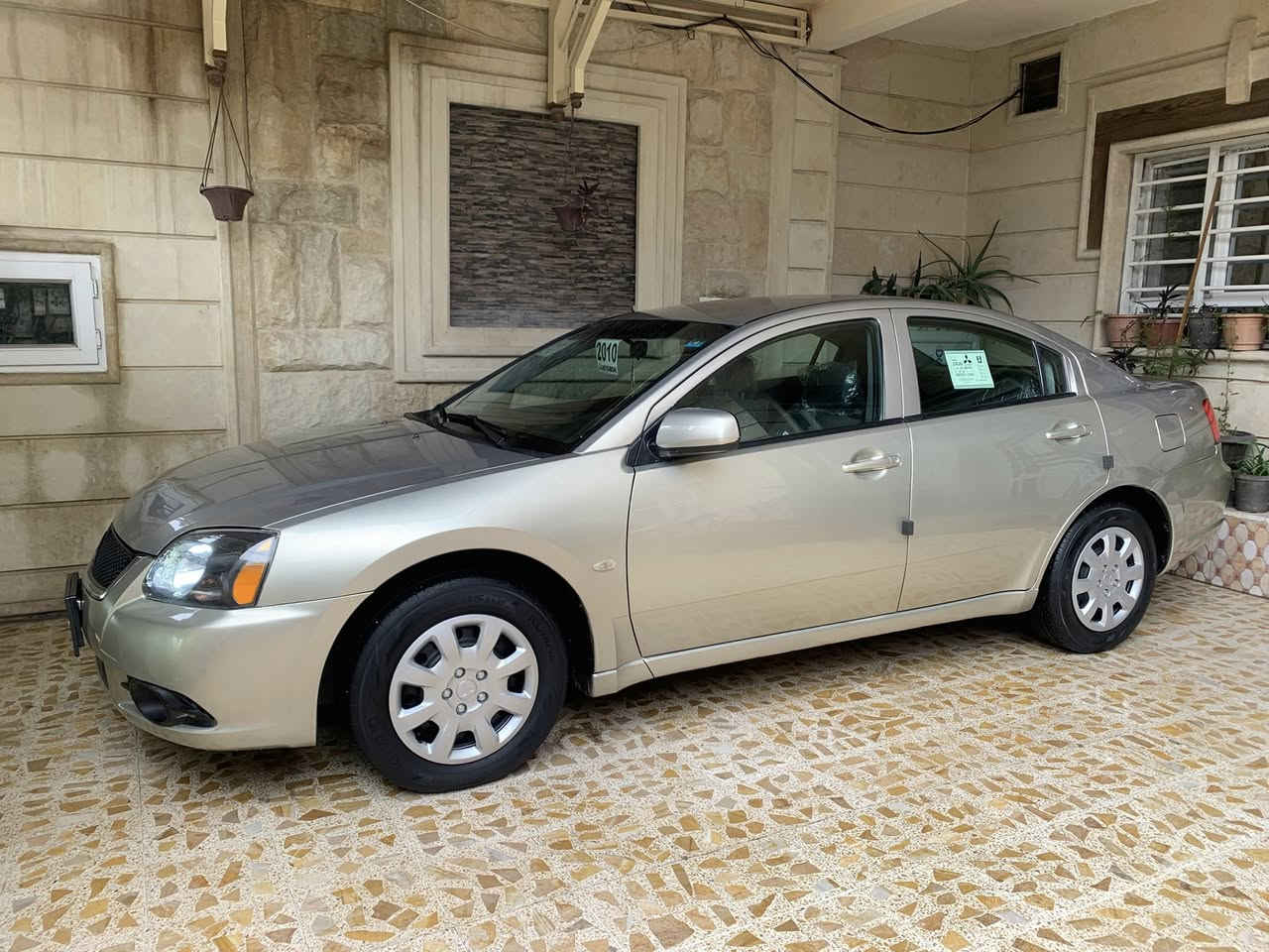 فلوسك قليلة وتريد سيارة ياباني اصل وفصل وقوة ومتانه وتبريد وبلا عطلات وجديدة حيل حيل ومال جناي محافظ عليها ومستلمها من الشركة
 اقوى ماصنعت مستبوشي وبانزينك عادي وتبريد ثلج وسيارة اصلا بلا 
  عطل ولا تشوفك صناعة وسعر مناسب.

مستبوشي كلنت 2010   استلام شركة اقواس حرة جديده مكفوله تايرات جدد محرك جديد مامفتوح گير  لايتات زينون …السيارة جديدة على  وضع الشركة على يد صاحبها  13 سنة من الاستلام رقم نينوى انكليزي … ابيعها كفالة عامة.بيها بابين  صبغ رش بدون داخل  مال شخوط وتوحيد لون..السعر النهائي85 مكان السيارة بالموصل تحويل مباشر للاستفسار ***********
