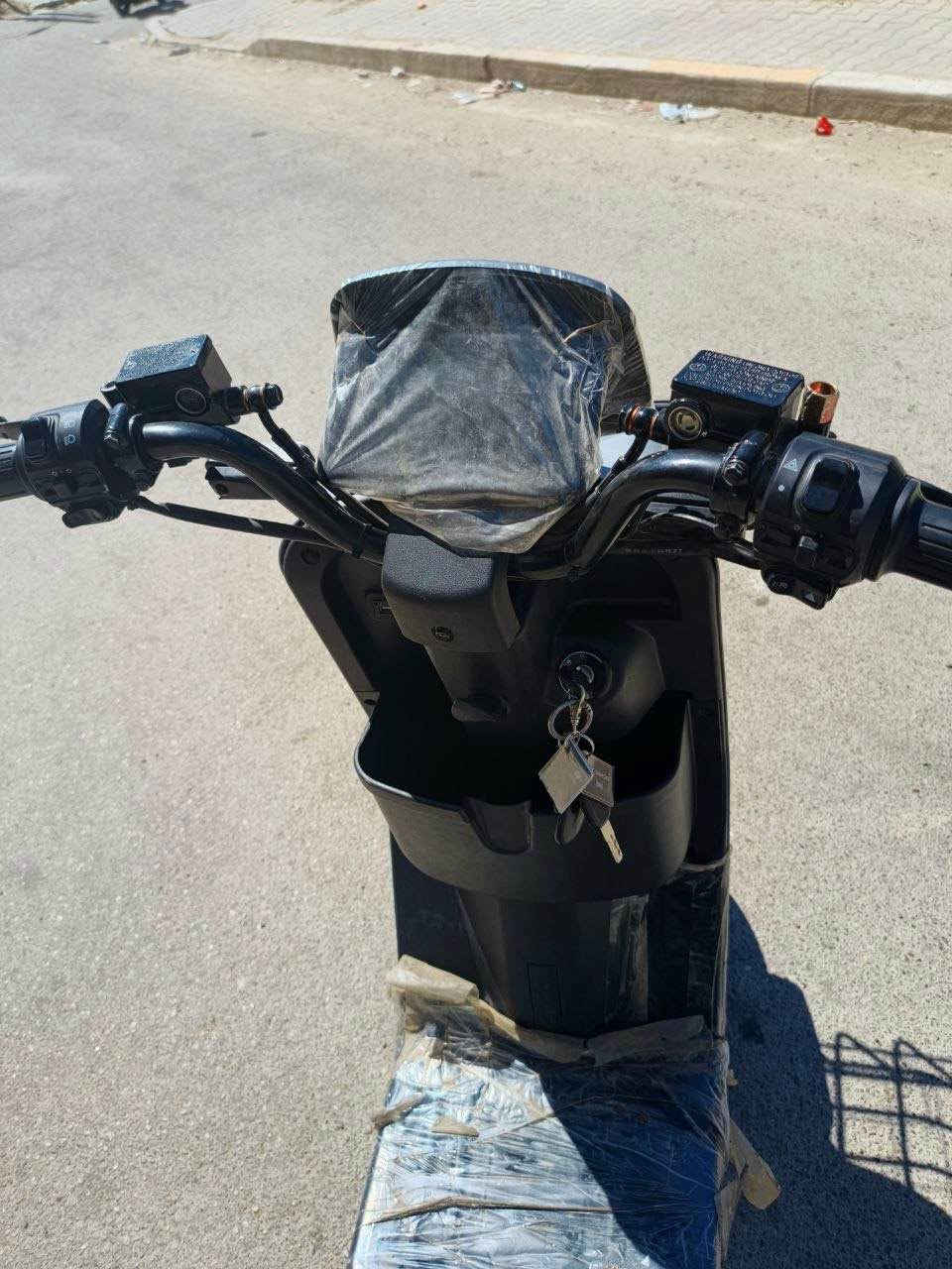 خمس بطاريات 60 volt
الملف  2000  واط
طرق التشغيل  بصمة تشغيل عن بعد +2سويج+2كارت
السرعة 100 عداد أربع سرع
نضام R الرجوع للخلف
المكان بغداد الحسينية 
رقم الهاتف *********** Colombo, Sri Lanka
