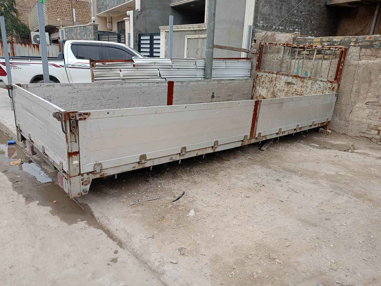 السلام عليكم للبيع بدي مال هينو كرين طول 5.65
البدي كله حديد 
***********
