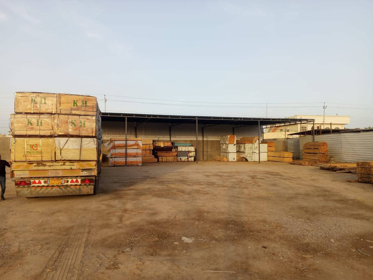 🚨 إعلان 👷‍♂️
وصلت الآن بضاعة الخشب الروسي الأصلي
بجودة عالية ومواصفات ممتازة:
سير – لوح – بلوك – معاكس
ومتوفر بجميع القياسات لتلبية جميع احتياجاتكم.
⭐ جودة مضمونة
⭐ أسعار منافسة جداً (من الأفضل في السوق)
⭐ تجهيز سريع وكميات جاهزة للتسليم
مناسب لأعمال:
✔ البناء
✔ النجارة
✔ القوالب الكونكريتية
✔ أعمال الديكور
 العنوان:
الرمادي – شارع 40
بداية شارع الأربعين من جهة فلكة النافورة
📞 ***********
