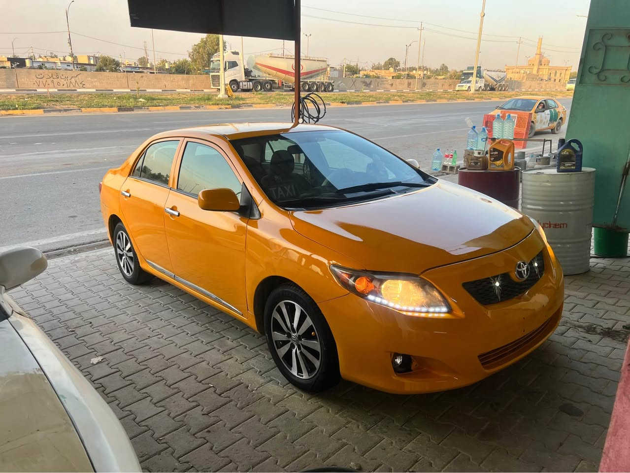 كورلا للبيع موديل 2010تكسي الرقم الجديد سنويه جديده مبدل جامرلغ سكن بدون دواخل شواصي بالشرط ضربتها بالجنطه مع منظومة غاز رقم صلاح الدين مشروع وطني شرط التحويل السنوية باسمي وبيها *********** كركوك, العراق
