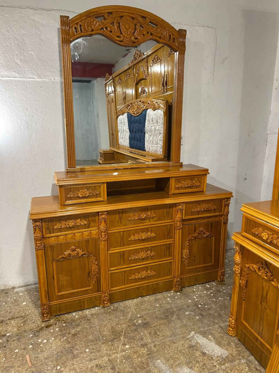 غرفه للبيع ⚜️🔱🔱
5 باب ملحق 🚪صاج زان مصري موديل كلاسك  زاويه برج فصال حيل ثقيله تكمه ونظيفه شغل توصي ثقيل ظهر الكنتور جمبر
للاستفسار الاتصال على الارقام 
اسيا 📞(***********)
كورك📞  (***********
عنواننا
الحدباء معرض ابو حسون قرب مرطبات البحرين❄️⭕️⭕️
