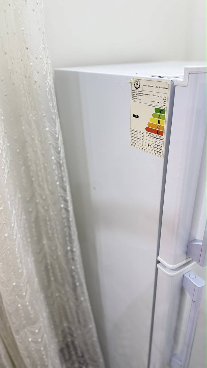 ثلاجه جديده على شرط سعره 240بيه مجال لاستفسار على هذا رقم ***********
