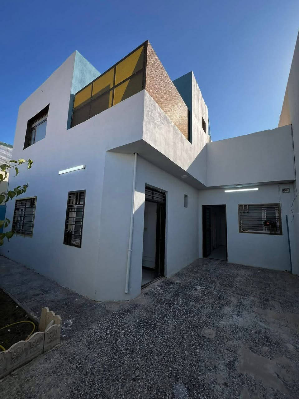 دار للبيع في مجمع أبو تراب السكني
🔹 المساحة: 200 م²

🔹 طابقين VLP – جاهز للسكن

🔹 موقع تجاري مميز على شارع 30 م

🔹 شارع مبلّط – جميع الخدمات متوفرة

🔹 بناء طابوق جمهوري

🔹 صبّة رفت

🔹 سند حر

💰 يباع نقدًا

📞 للاستفسار:***********
