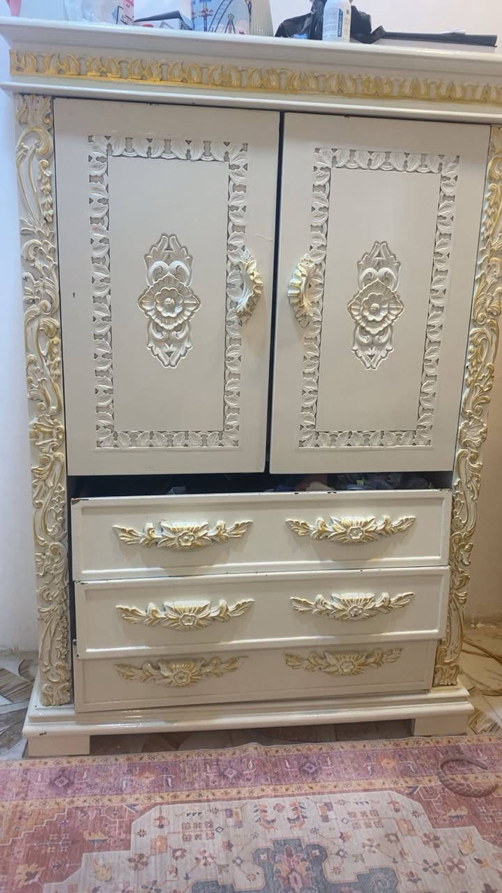 غرفة مستعملة كويتي نظيف تتكون من ٦ قطع اللون أوف وايت


**إذا كنت صاحب هذا الإعلان وتريد حذفه لأي سبب، رجاءا أرسل رسالة إلى الدعم الفني**