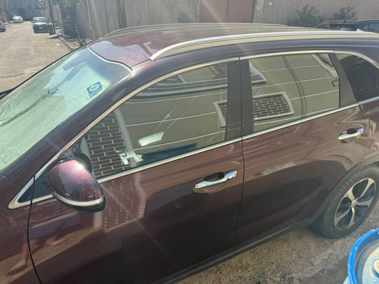 سيارة سورنتو موديل ٢٠١٧ بصمه مكفوله من الصبغ والضربه سته سلندر بيه تقرير غرق مكينه والكير بحاله جيده السنويه مجدده لغايه ٢٠٢٩ ومبدل الارقام رقم صاحب السياره *********** البصرة, العراق
