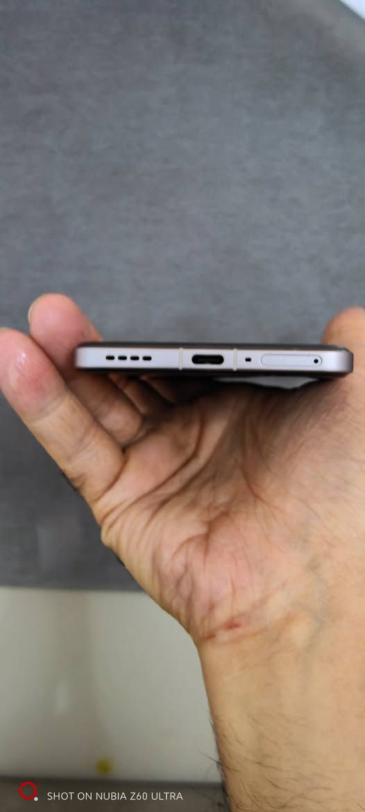💪(REALME GT 7 PRO 256/12)💪
ريلمي جي تي 7 برو نسخة الصينيه خارق النضافه اول خط واقف على الشبكة التاني من جديد نحط فيه خط... الجهاز خالي من المشاكل والاعطال ومقاوم للماء والغبار ومكفول 

ببجي يشغل 120 فريم بكل سلاسه 

⚙️ Snapdragon 8 Elite (3nm)
أداء ناري وسرعة مافي بعدها 🚀

🖥 شاشة 6.78″ LTPO AMOLED
120Hz + سطوع خرافي6000شمعة 👀

🔋 بطارية 6500mAh
⚡ شحن 120W سريع جدًا

📸 كاميرات 50MP + 50MP Telephoto + 8MP
تصوير احترافي 👌

💧 مقاوم مياه وغبار IP68/IP69
🔒 بصمة UltraSonic سريعة جدًا

💥 تصميم فخم + أداء قوي = موبايل تقيل
 
💸السعر/650 وبي مجال بسيط

📌 عنوان نجف ملحق الروان


**إذا كنت صاحب هذا الإعلان وتريد حذفه لأي سبب، رجاءا أرسل رسالة إلى الدعم الفني**