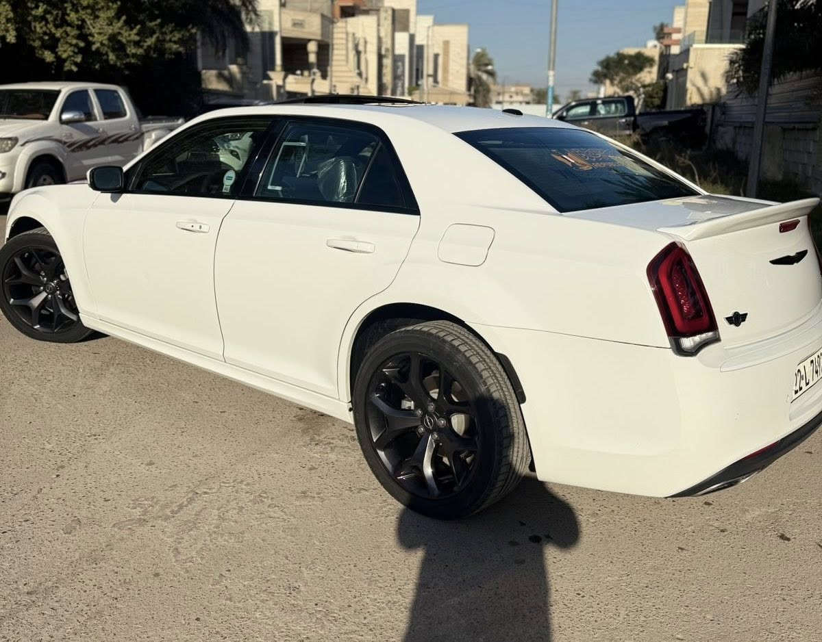 ⚠️للبيع فقط 
اوباما خليجي وكالة هارلم 2022 
ماشية 38 mi ميل رقم اربيل بسمي 
موصفات فول الفول اعلى شي ام رادار 
⚠️بيه ربع دعاميه اماميه وخلفيه صبغ فقط ربع 
اثر كرده فقط الباقي مكفول من كلشي ⚠️
السعر 35,500$ (355) ورقه 
مكانه بغداد زيونة 
***********
***********
