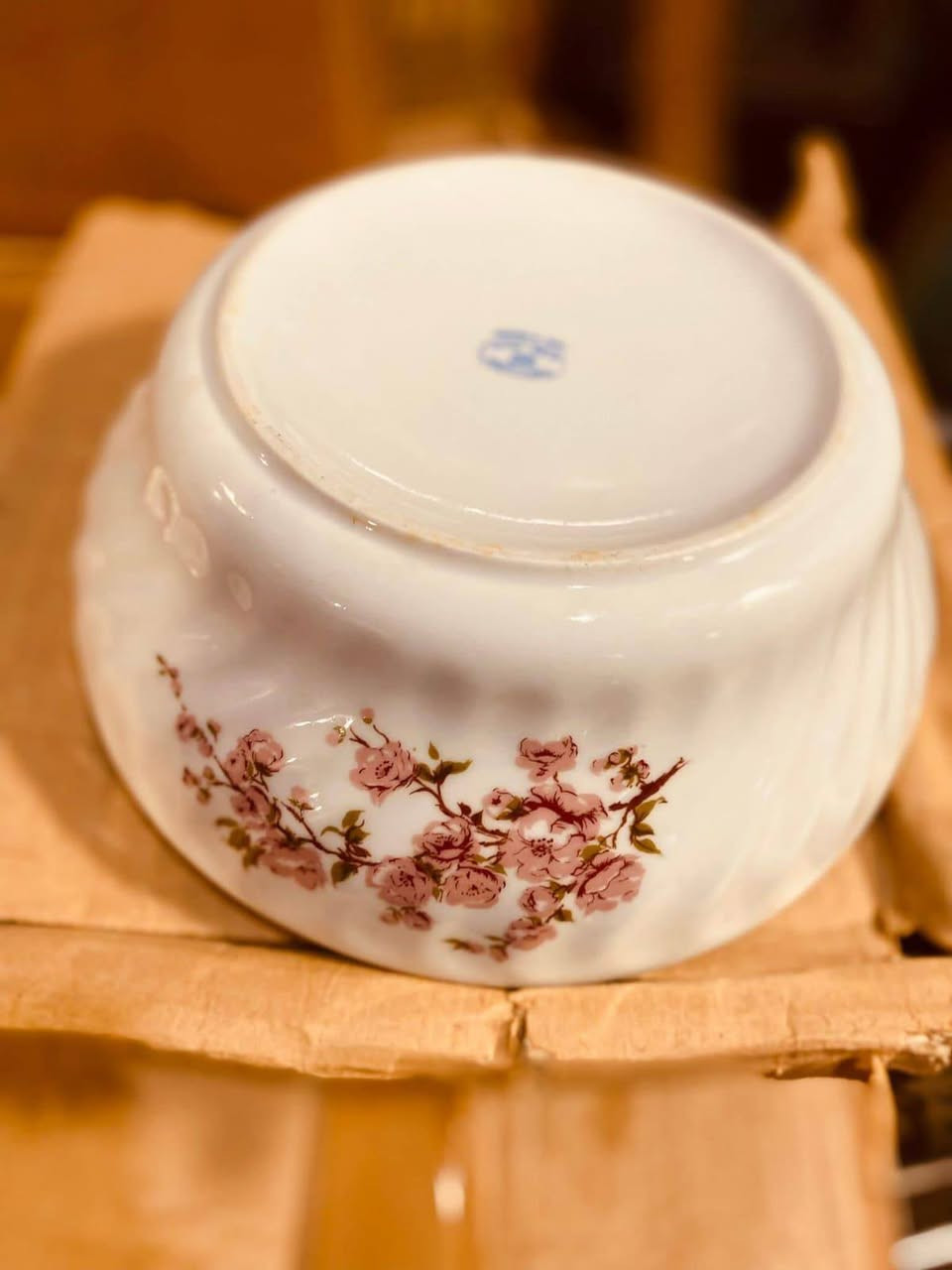 سيت شاي روماني ١٧ قطعة جديد غير مستخدم 
سيت طعام ١٢ نفر روماني(٤١ قطعة) لوك غير مستخدم كل القطع بالكارتون 
١٢ ماعون شطح
١٢ ماعون عميق
١٢ ماعون حلاوة
سلطانية كبيرة+بلم كبير 
كاسة كبيرة + ماعون شطح كبير


**إذا كنت صاحب هذا الإعلان وتريد حذفه لأي سبب، رجاءا أرسل رسالة إلى الدعم الفني**