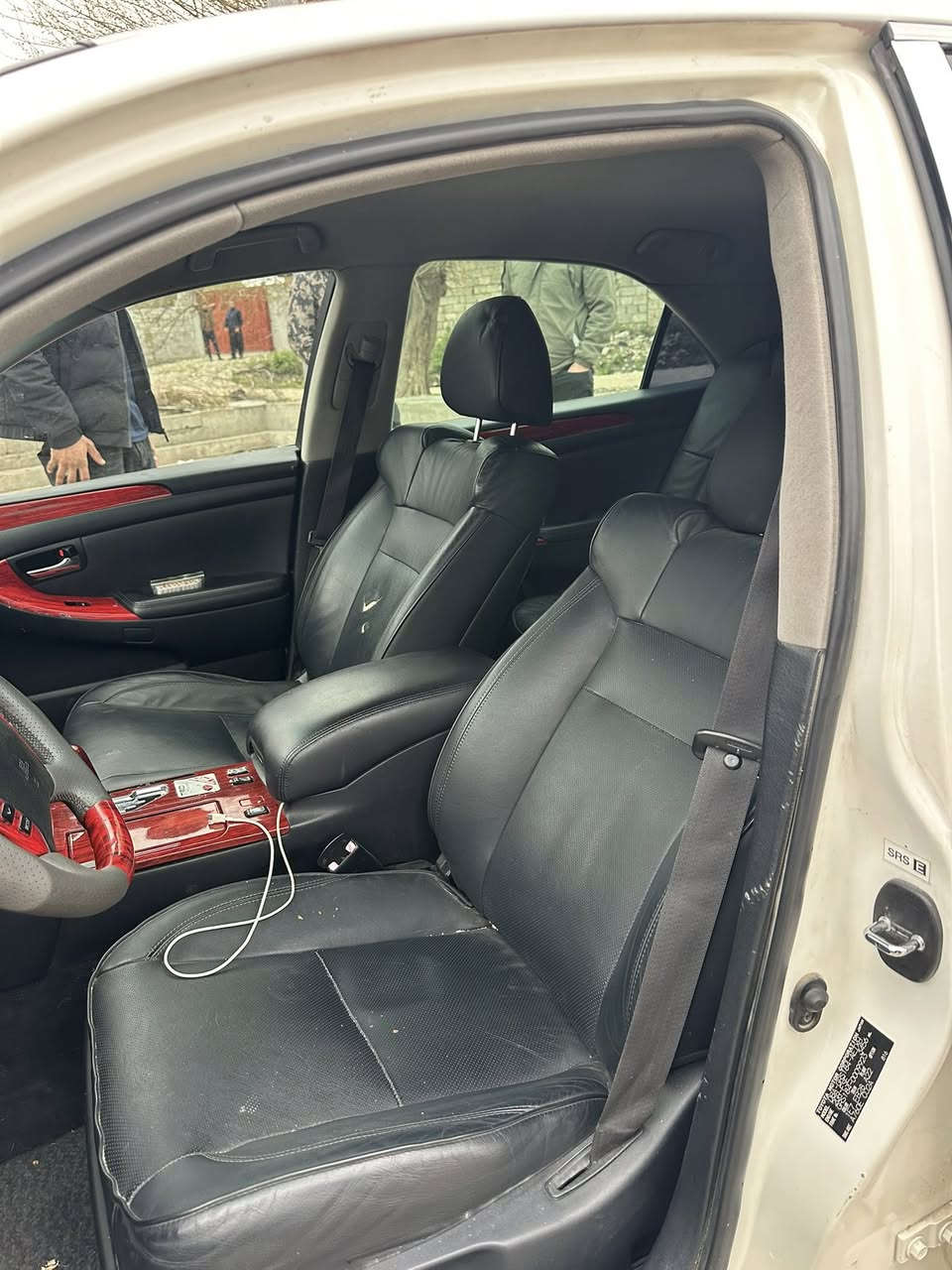 ئەو ناوانەمان هەیە بۆ گۆڕینەوە ئەگەر باقیو نیە سەرمان مەئێشێنە دڵی ئەدمین گیان
***********
