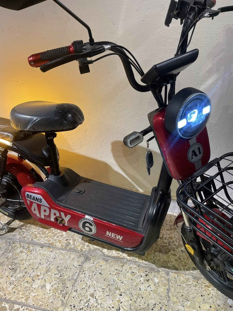 السلام عليكم دراجه شحن حجم 14الدراجه بعدهه بل كارتون كلش جديده 4بطاريات واربع سرع  لدات كهربائيات كلهه شغاله  السعر 275وبيهه مجال ***********-***********مكان بغداد الامين الثانيه
