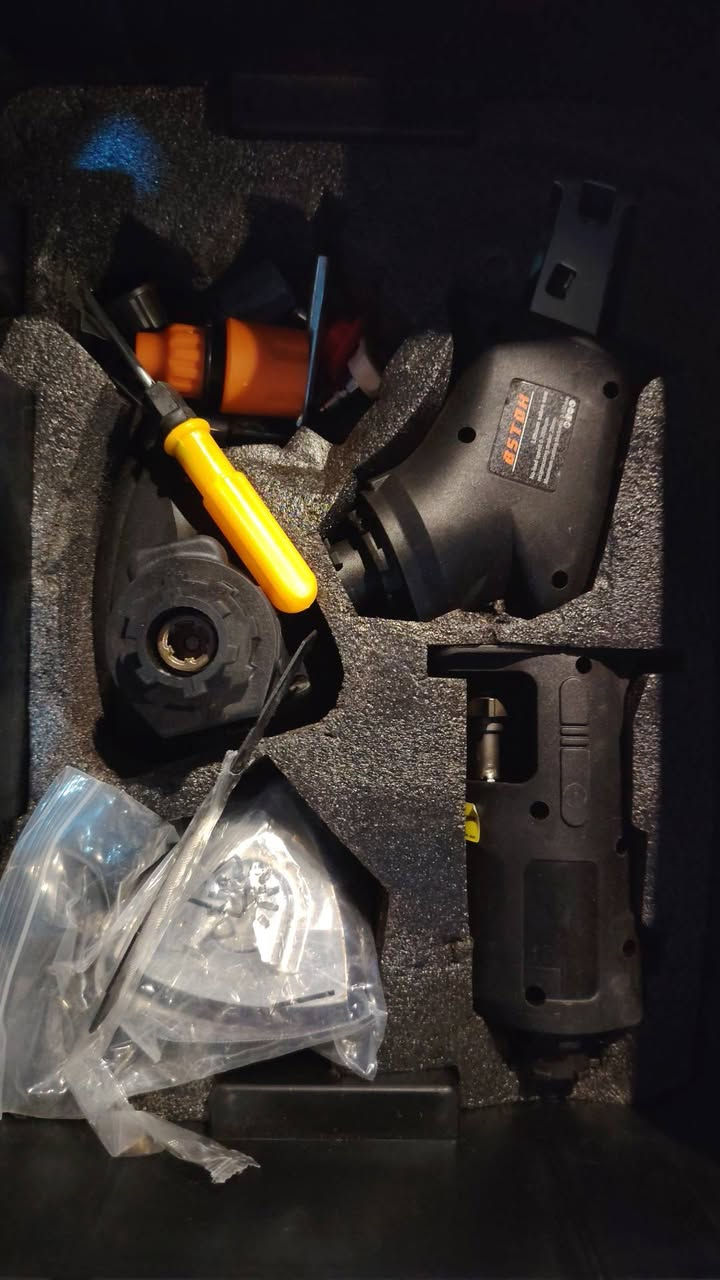 السلام عليكم وصلني من الصين هذا الدريل متعدد اللي يحتوي على منشار تخريم ودريل ومنفاخ وبطاريتين هواي شغلات متعدد فد شي راقي جدا 
بس نقصه المدينة الأساسية مفقودة 
منو عنده ؟
ومعروض أيضا للبيع بنصف السعر


**إذا كنت صاحب هذا الإعلان وتريد حذفه لأي سبب، رجاءا أرسل رسالة إلى الدعم الفني**