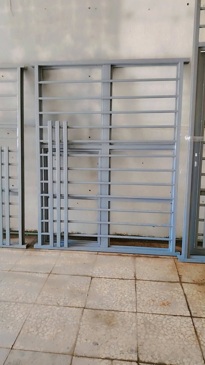 شبابيك  عدد 5
قياس  2×2
150×2
100×2    عدد 2
100×180    تسگام جدد مامستخدمات  
العنوان حي النداء  شارع جامعة الكفيل  
***********
