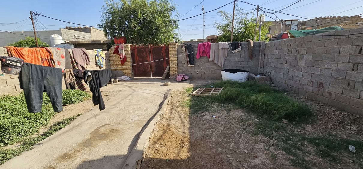 البناء متكون غرفتين وصاله وصحيات داخليه وخارجيه
العنوان كوت زويرجات بدايت شارع الزنابره بلفرع رابع بيت عن شارع الزنابره الاستفسار***********

***********
