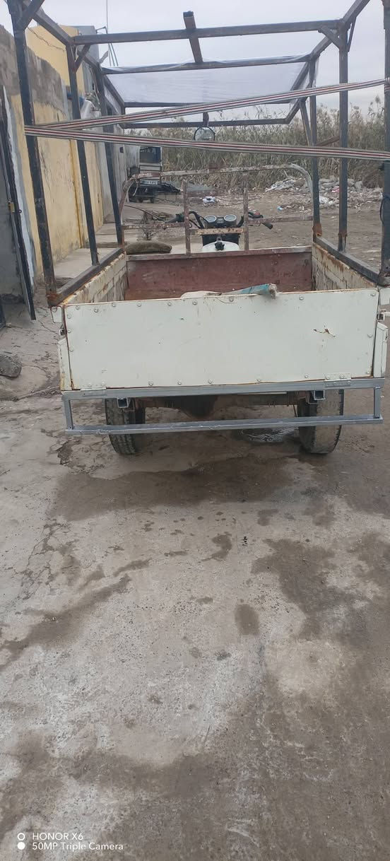 السلام عليكم ستوته للبيع ستوته جاهزه مع الشغل معمره جديد تايات شو بليز ثلاثه السعر 550 بيها مجال بسيط***********
